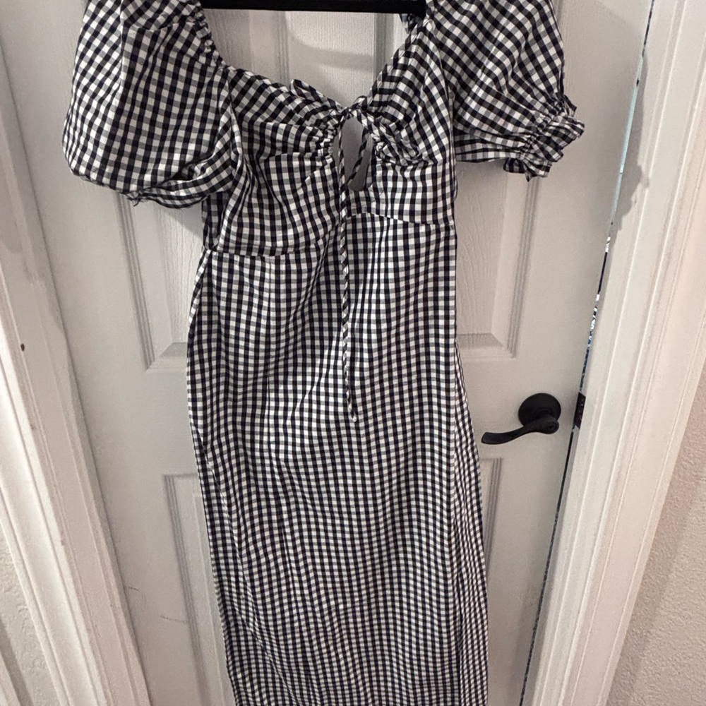 Black and White Maxi Sundress with Puff Sleeves